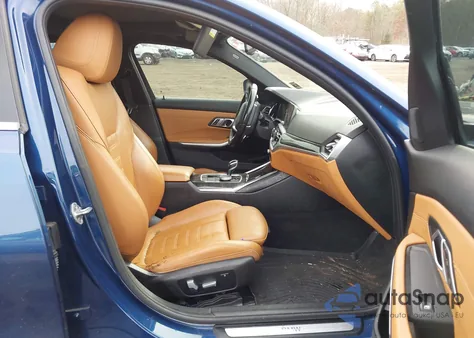 2021 BMW 330I xDrive z USA, uszkodzony, nr VIN 3MW5R7J06M8B90737